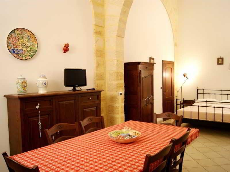 Bed and Breakfast Federico II à Brindisi Extérieur photo